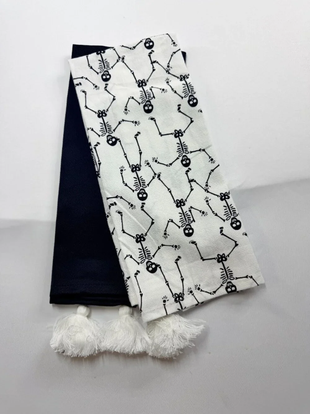 Hyde & EEK! Happy Halloween Skeleton Ghost Kitchen Towels 2 Pack 25x15 NWT